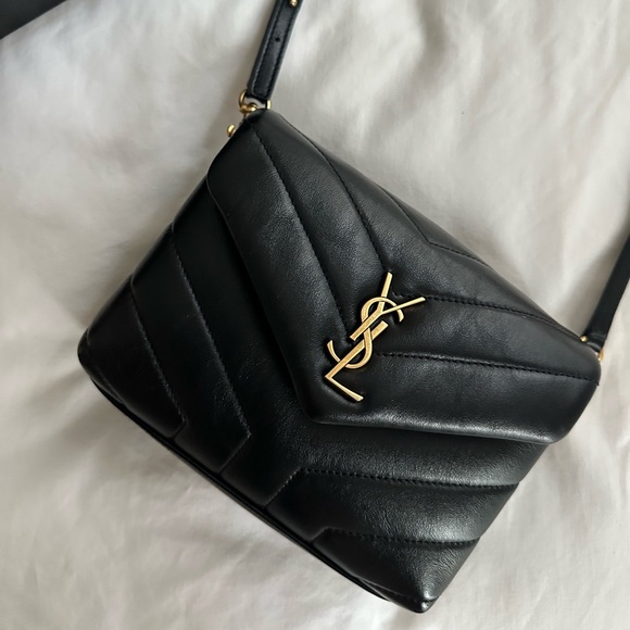 YSL Toy Loulou Leather Crossbody Bag in black and gold - Picture 2 of 15